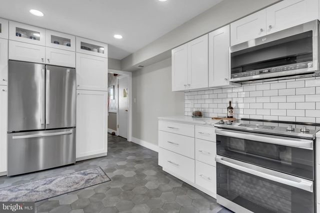1721 URBY DR, Crofton, MD 21114