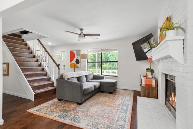 528 Addison Street, Lake Dallas, TX 75065