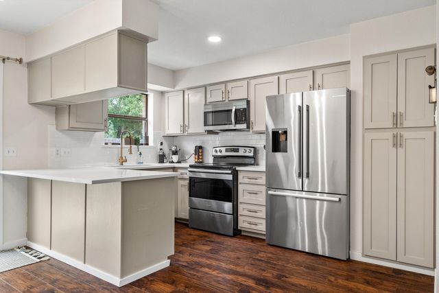 528 Addison Street, Lake Dallas, TX 75065