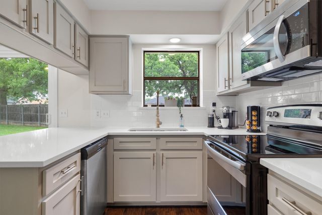 528 Addison Street, Lake Dallas, TX 75065