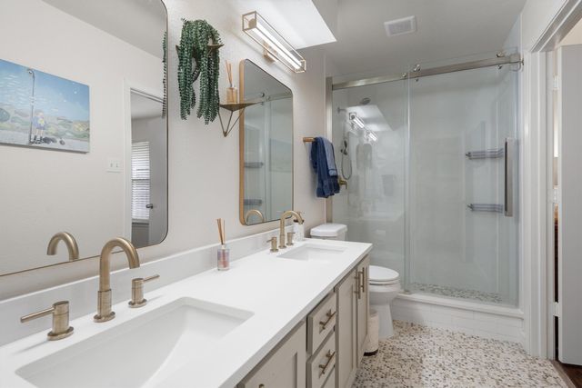 528 Addison Street, Lake Dallas, TX 75065