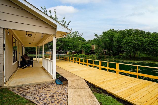 528 Addison Street, Lake Dallas, TX 75065