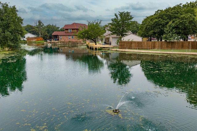 528 Addison Street, Lake Dallas, TX 75065