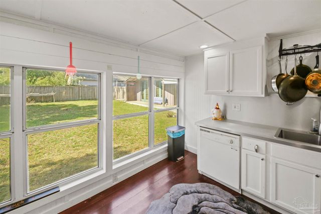 7621 Faith Dr, Pensacola, FL 32534