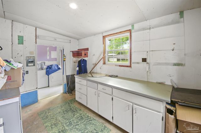 7621 Faith Dr, Pensacola, FL 32534
