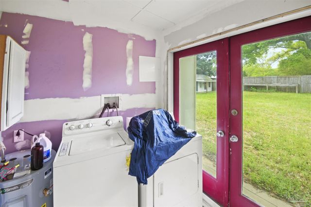 7621 Faith Dr, Pensacola, FL 32534
