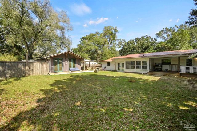 7621 Faith Dr, Pensacola, FL 32534
