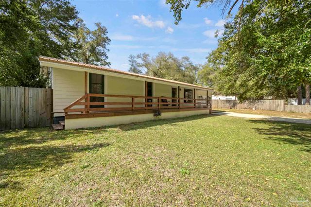 7621 Faith Dr, Pensacola, FL 32534