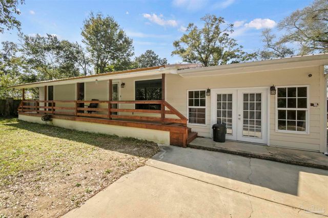 7621 Faith Dr, Pensacola, FL 32534