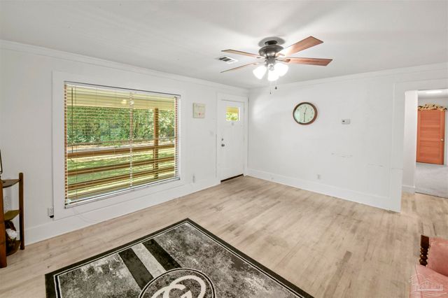 7621 Faith Dr, Pensacola, FL 32534