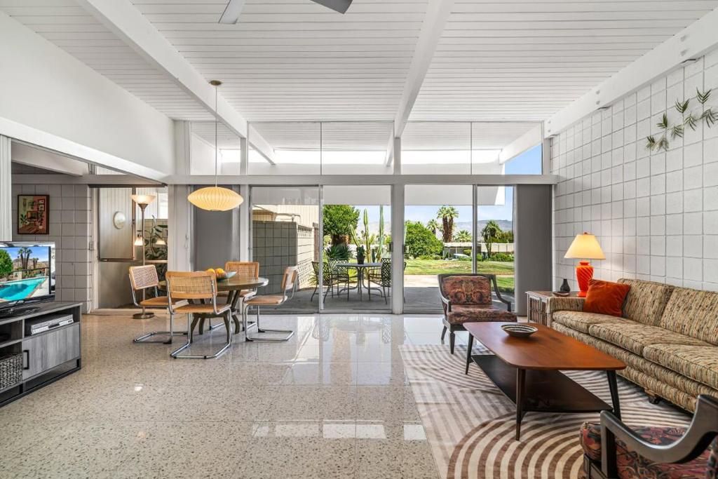 331 Sandpiper Street, Palm Desert, CA 92260