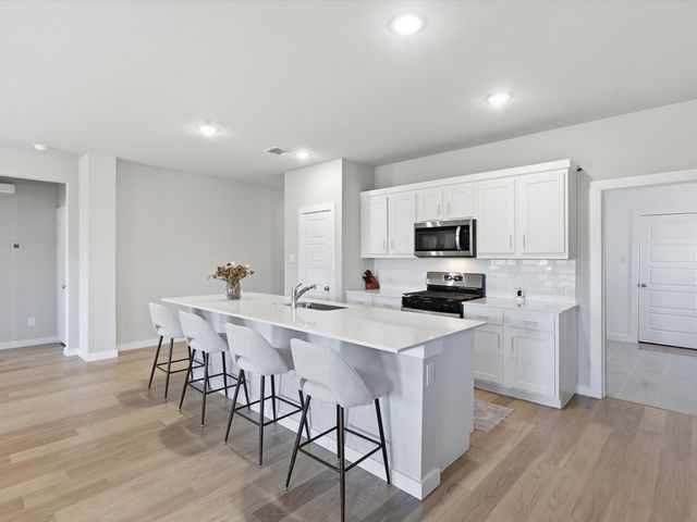 530 Chambers Way Drive, Red Oak, TX 75154