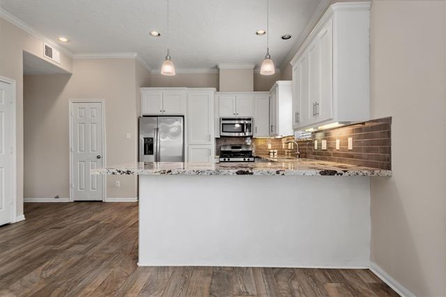 7036 W 43rd Street, Houston, TX 77092