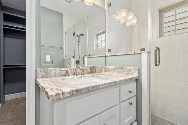 7036 W 43rd Street, Houston, TX 77092