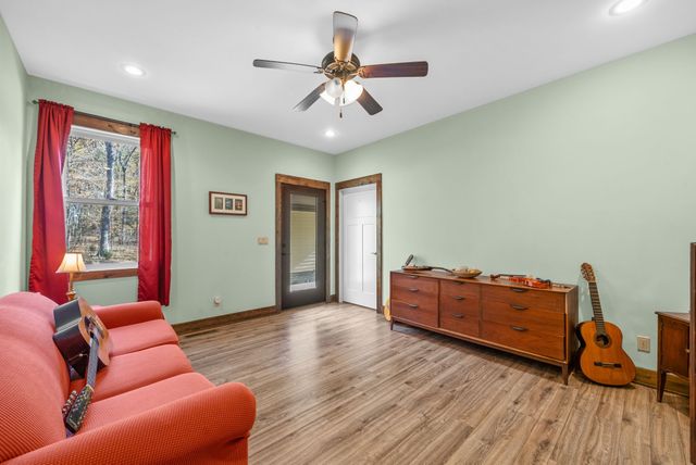 7845 Johnson Mill Rd, Hopkinsville, KY 42240