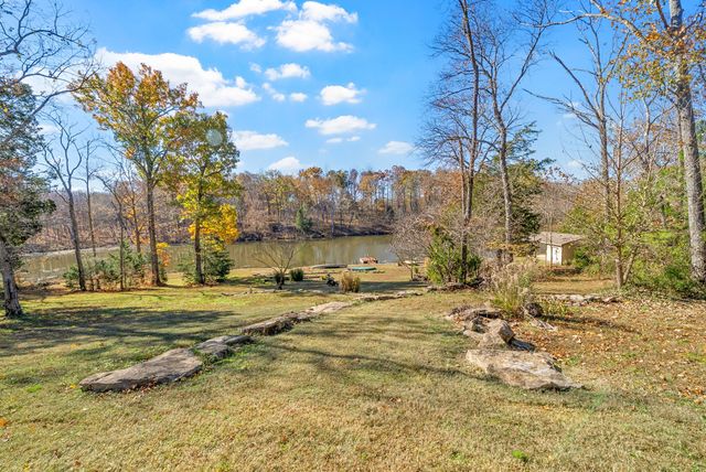 7845 Johnson Mill Rd, Hopkinsville, KY 42240