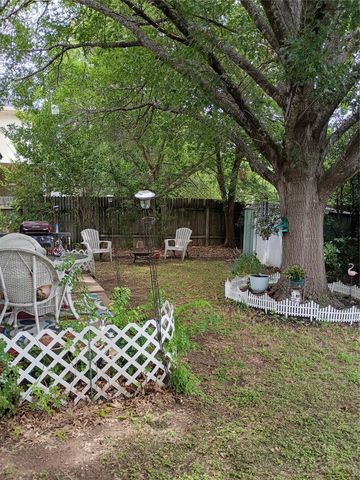 806 Black Locust DR, Pflugerville, TX 78660