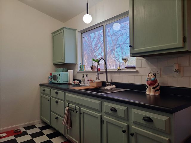 806 Black Locust DR, Pflugerville, TX 78660