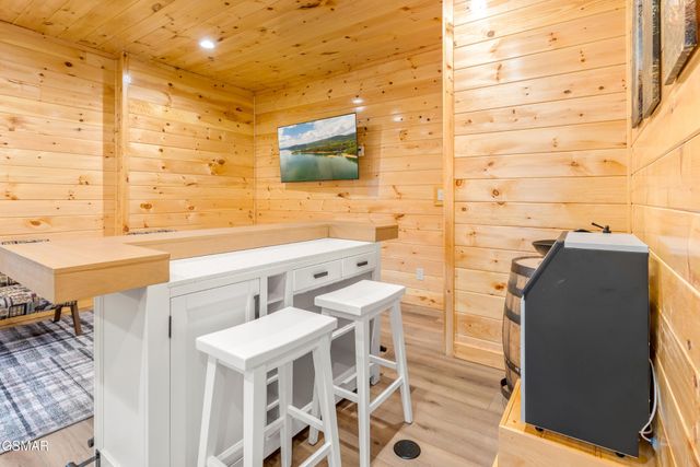 1017 Street Of Dreams Way, Gatlinburg, TN 37738