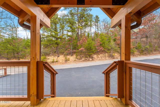 1017 Street Of Dreams Way, Gatlinburg, TN 37738