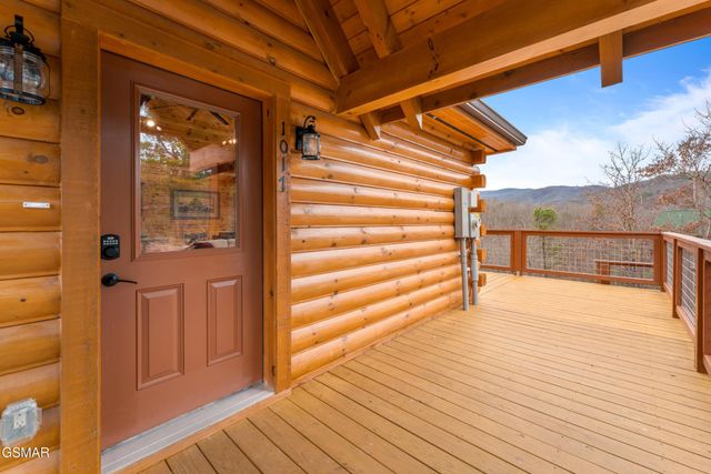 1017 Street Of Dreams Way, Gatlinburg, TN 37738