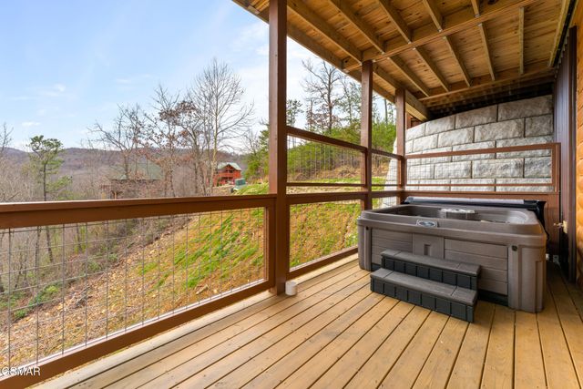 1017 Street Of Dreams Way, Gatlinburg, TN 37738