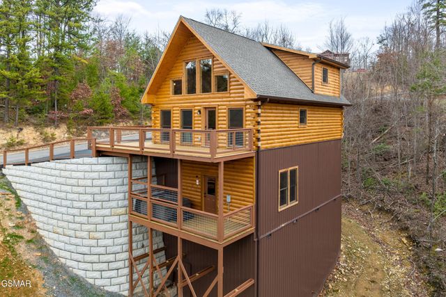 1017 Street Of Dreams Way, Gatlinburg, TN 37738