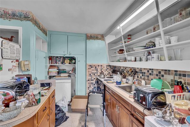 24 Piermont Court, Melville, NY 11747