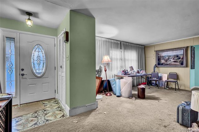 24 Piermont Court, Melville, NY 11747