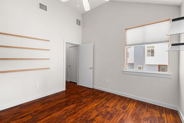 705 N Bluff DR 6, Austin, TX 78745