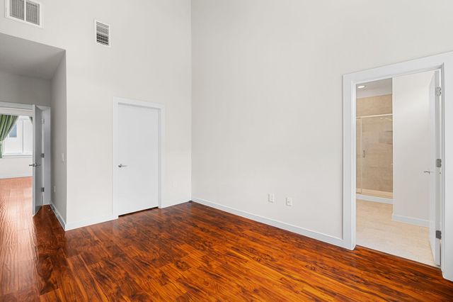 705 N Bluff DR 6, Austin, TX 78745