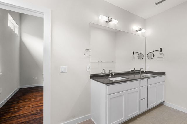 705 N Bluff DR 6, Austin, TX 78745