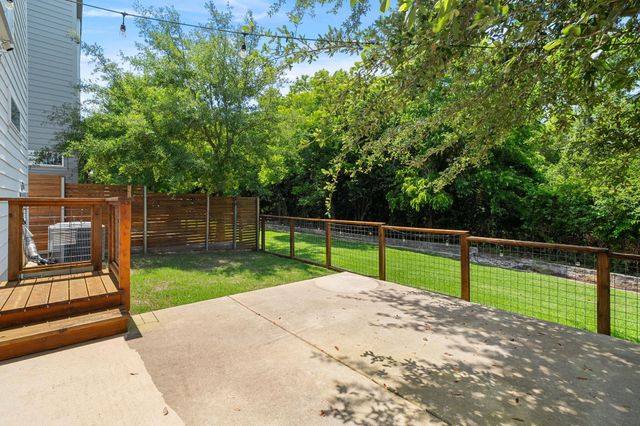 705 N Bluff DR 6, Austin, TX 78745