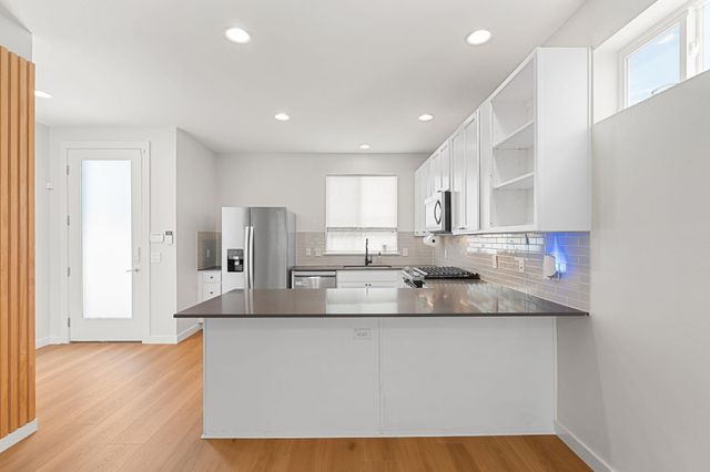 705 N Bluff DR 6, Austin, TX 78745