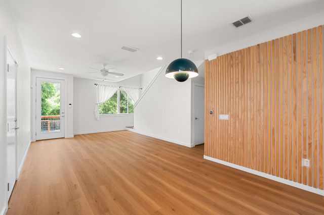 705 N Bluff DR 6, Austin, TX 78745