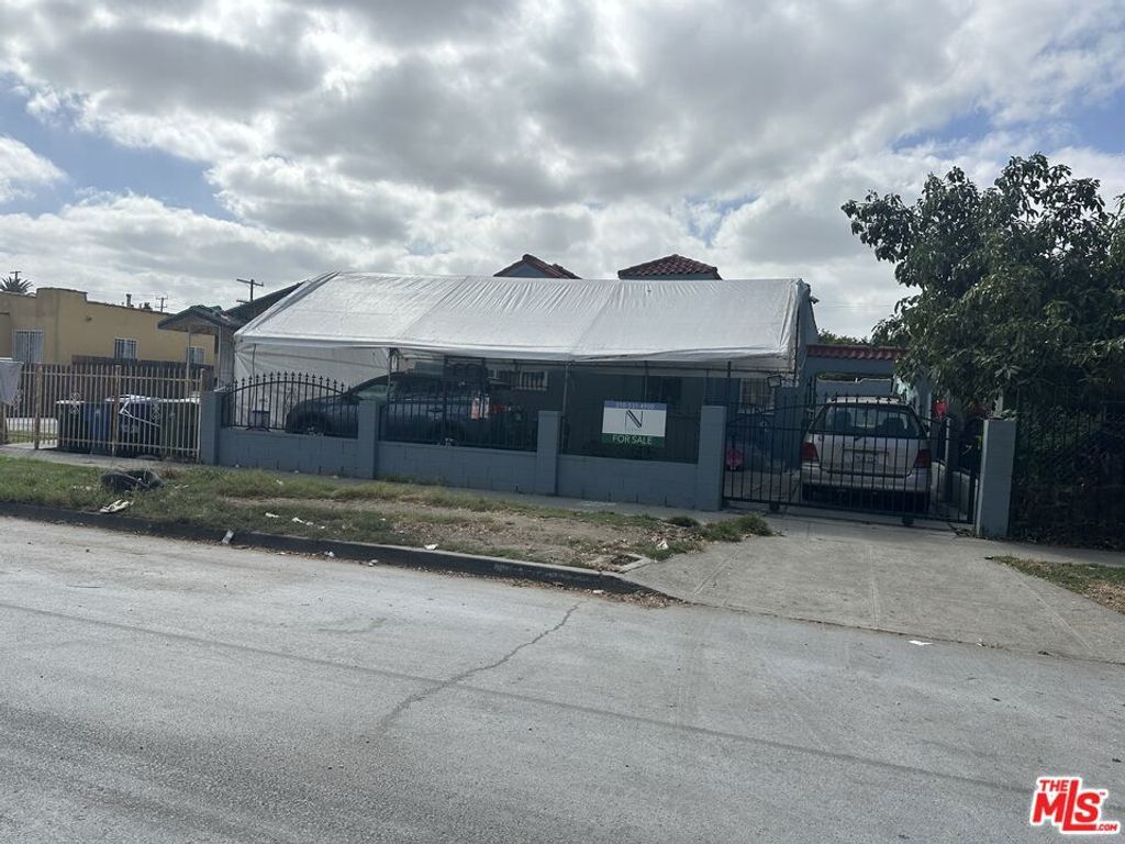 822 E 84th Place, Los Angeles, CA 90001 — exterior