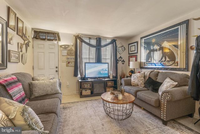 2032 W STELLA ST, Philadelphia, PA 19132