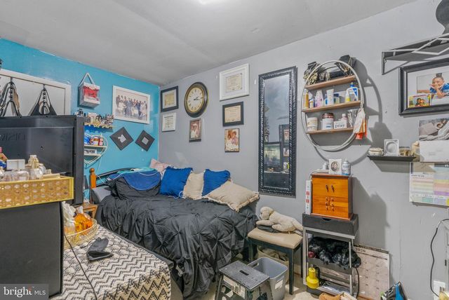 2032 W STELLA ST, Philadelphia, PA 19132