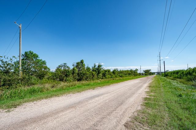 3136 County Road 622, Dayton, TX 77535