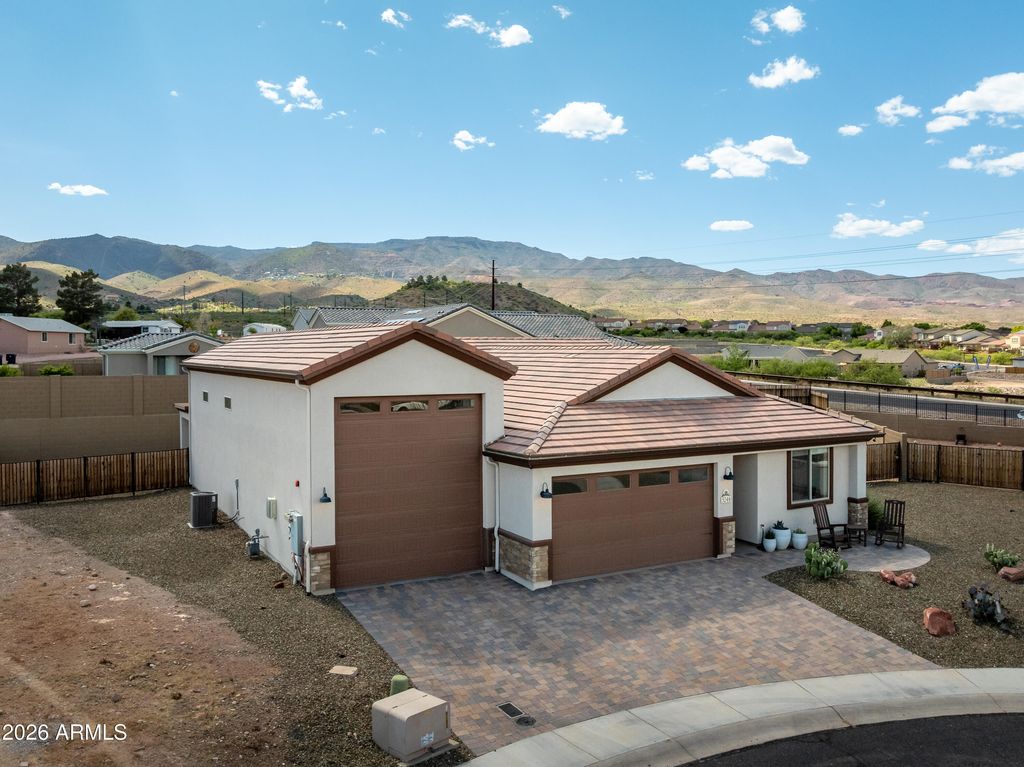 Image 3 of property listing at 524 POWDER BOX Road, Clarkdale, AZ 86324