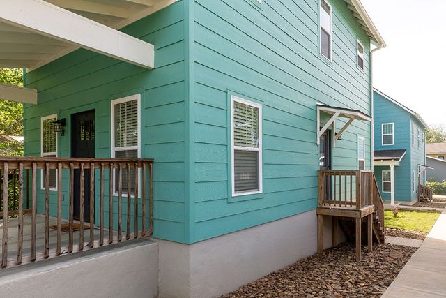 21 W 5th Street 1 & 2, Fayetteville, AR 72701