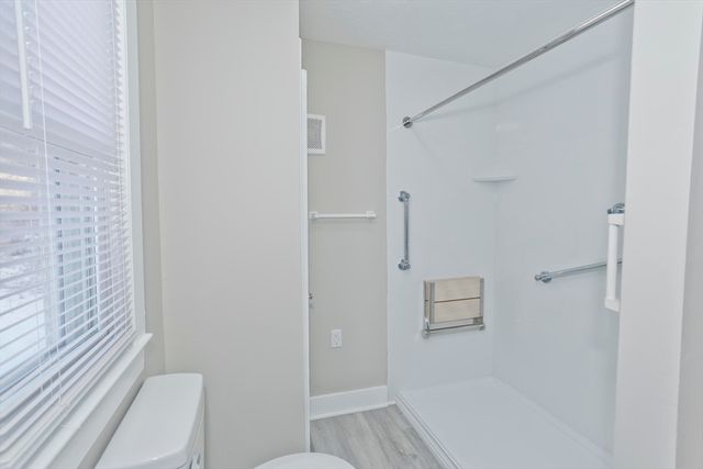 28 Miller St, Ludlow, MA 01056