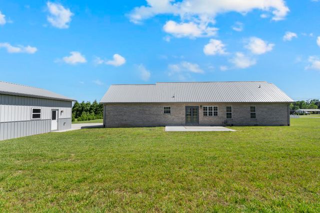 3896 Lynchburg Rd, Winchester, TN 37398