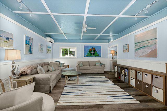 5226 Pontoon Bay Road, Duluth, MN 55803