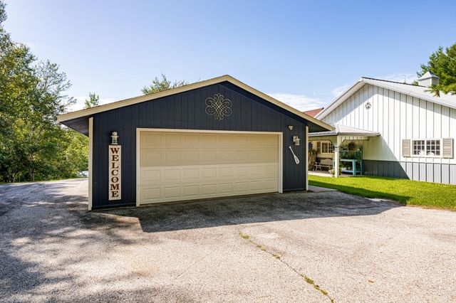 5226 Pontoon Bay Road, Duluth, MN 55803