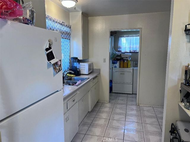 1139 S Western Avenue, Santa Maria, CA 93458