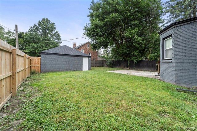 11943 E OUTER Drive, Detroit, MI 48224