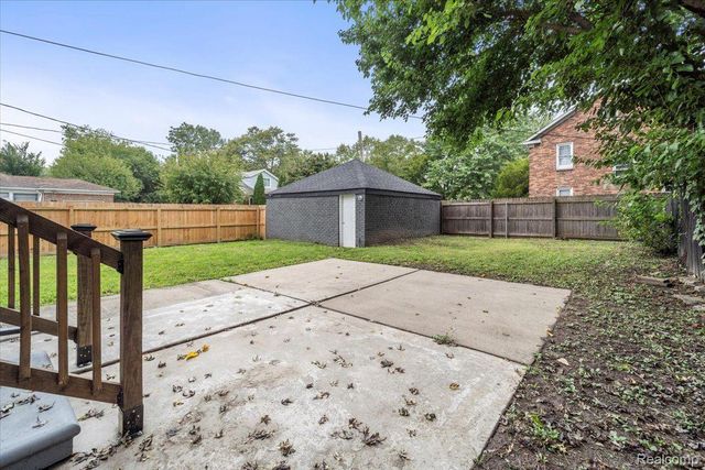 11943 E OUTER Drive, Detroit, MI 48224