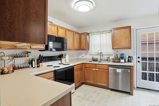 10727 Shaencrossing, San Antonio, TX 78254