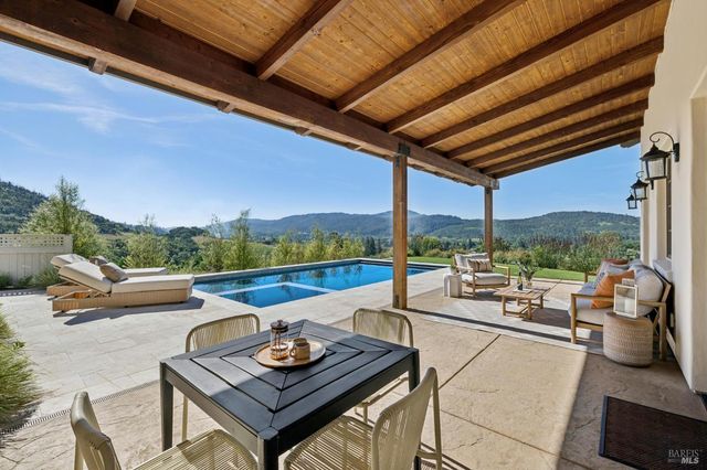 5792 Futura Way, Santa Rosa, CA 95409